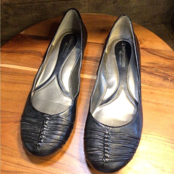 Naturalizer womens flats.  Inv 5625a - Picture 1 of 6